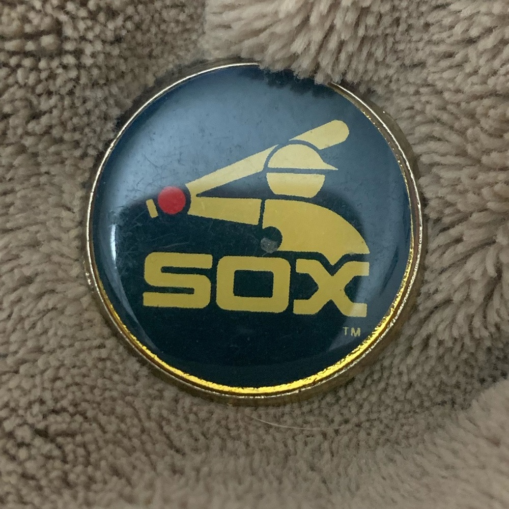 Vintage 80s ⚾️Chicago White Sox pin (great bundle item)